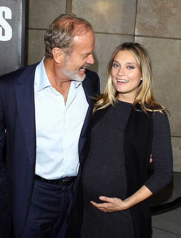 Новорожденный стал его четвертым ребенком с женой и восьмым в целом. Актер сообщил, что остальные дети 'в восторге'.