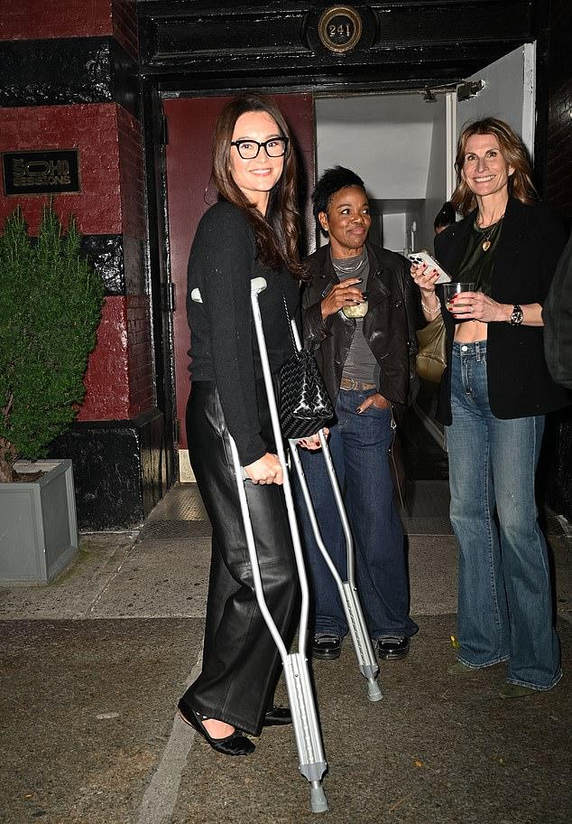 Супруга и попечительница Уиллиса, Эмма Хемминг Уиллис, также посетила благотворительный вечер.