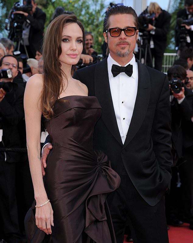 В судебном разбирательстве Брэда Питта и Джоли новый поворот: он якобы подает на нее в суд на $35 миллионов.