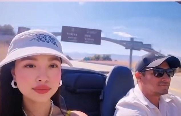 Чжоу (на селфи с Джереми Реннером) в октябре Daily Mail заявила о недавнем разрыве романа с актером.