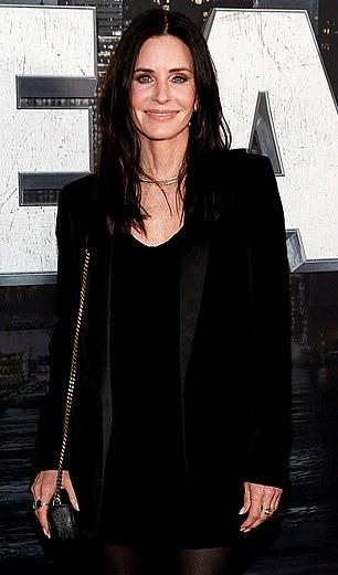 Кортни Кокс (61) и Дэвид Аркетт остаются дружелюбными экс-супругами: актриса утвердила его сестру Патрицию Аркетт для своего триллера «Злой гений».