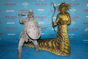 За толстым слоем грима: Хайди Клум стала неузнаваемой Медузой на Хэллоуин