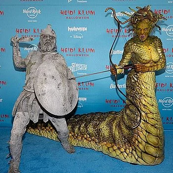 За толстым слоем грима: Хайди Клум стала неузнаваемой Медузой на Хэллоуин