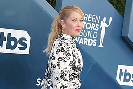 Кристина Эпплгейт назвала «отвратительным» обращение с командой в кроссовер-эпизодах «Настоящих домохозяек Солт-Лейк-Сити» и «Под палубой»