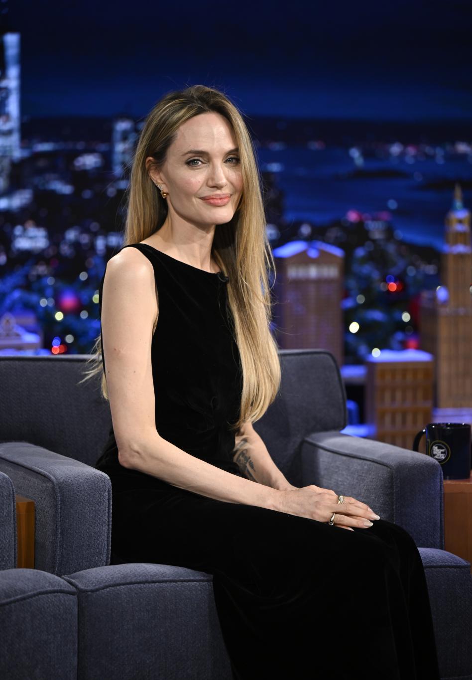 Анджелина Джоли, актриса, на интервью в "Вечернем шоу с Джимми Фэллоном".