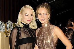 Дженнифер Лоуренс в элегантном черном образе представила свой новый фильм в Нью-Йорке