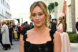 Хилари Дафф рассказала о своих встречах с другими бывшими детскими звездами Disney Channel Селеной Гомес и Деми Ловато