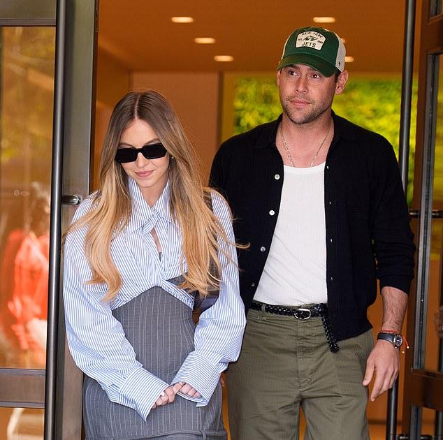 Лицензированный сексолог Софи Руз прокомментировала, что привлекает молодых женщин, например Суини (замеченную с Брауном), к значительно более старшим партнерам.