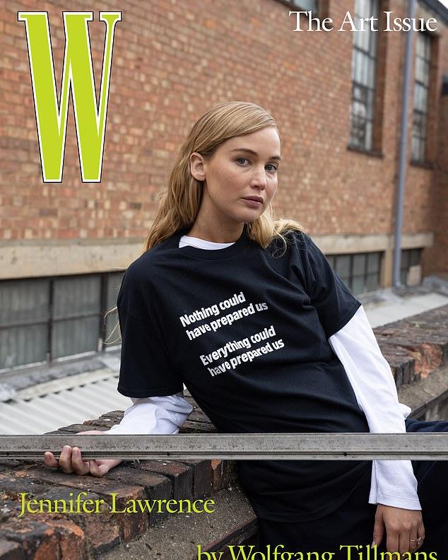 Дженнифер Лоуренс (35) намекнула на причины своей недавней эмоциональности в новой статье для обложки W Magazine 'The Art Issue'.