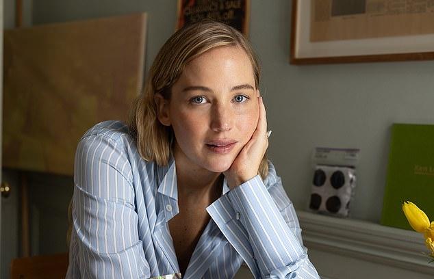 В 2022 году, после рождения первенца Сая, Лоуренс призналась, что почувствовала с малышом глубочайшую связь.