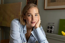 Дженнифер Лоуренс намекнула, почему она была такой эмоциональной в последнее время, в новом интервью для обложки журнала W Magazine, посвященного искусству