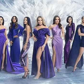 Кристина Эпплгейт вступила в необычную перепалку со звездами «Настоящих домохозяек Солт-Лейк-Сити», назвав их поведение «просто отвратительным» в X на этой неделе