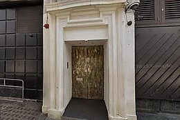 Крис Браун «раскошелился на умопомрачительные 160 тысяч фунтов стерлингов во время бурной ночи в Лондоне» накануне суда в столице по делу о предполагаемом нападении с бутылкой