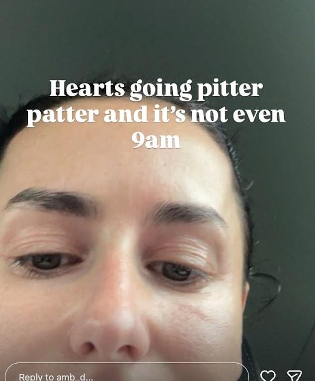 На другом крупном плане печальная актриса подписала: «Сердца учащенно бьются, а ведь ещё и 9 утра нет».