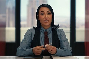 Ким Кардашьян больше не держит фанатов в напряжении, наконец раскрыв, сдала ли она квалификационный экзамен на адвоката в рамках своей юридической карьеры