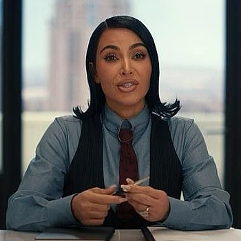 Ким Кардашьян больше не держит фанатов в напряжении, наконец раскрыв, сдала ли она квалификационный экзамен на адвоката в рамках своей юридической карьеры