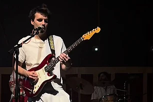 Дэвид Бекхэм отпраздновал посвящение в рыцари в пабе Котсуолдса под «громкую музыку и вино за 55 фунтов»