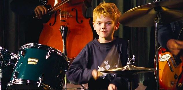 35-летний Томас Броди-Сэнгстер (на фото), некогда влюбленный Сэм, недавно снимался в рекламе Google Pixel на Южном берегу Лондона.