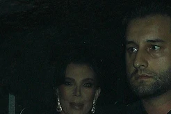 Меган Маркл и Принц Гарри среди мировых знаменитостей на 70-летии Крис Дженнер в стиле Джеймса Бонда