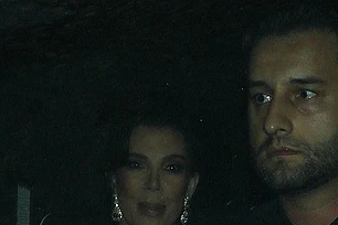 Меган Маркл и Принц Гарри среди мировых знаменитостей на 70-летии Крис Дженнер в стиле Джеймса Бонда