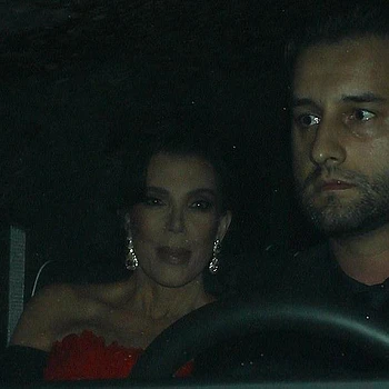 Меган Маркл и Принц Гарри среди мировых знаменитостей на 70-летии Крис Дженнер в стиле Джеймса Бонда