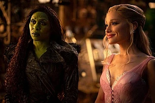 Ариана Гранде, как сообщается, забронировала шесть номеров люкс в лондонском отеле по ошеломляющей цене в 5000 фунтов стерлингов за ночь в рамках британского пресс-тура по продвижению своего нового фильма «Злая: Навсегда»