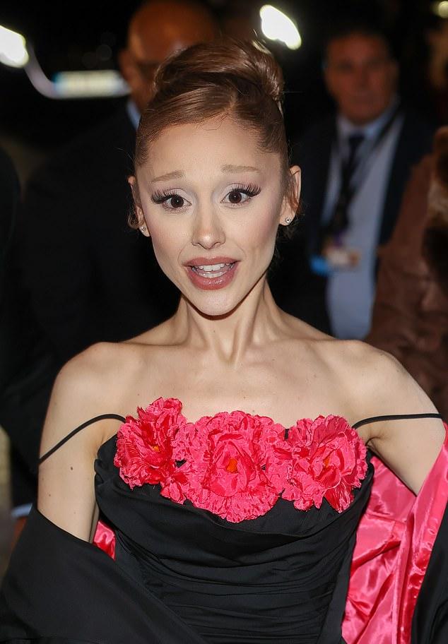 Сообщается, Ариана Гранде арендовала шесть люксов в Лондоне за £5000/ночь для пресс-тура "Злой: Навсегда".