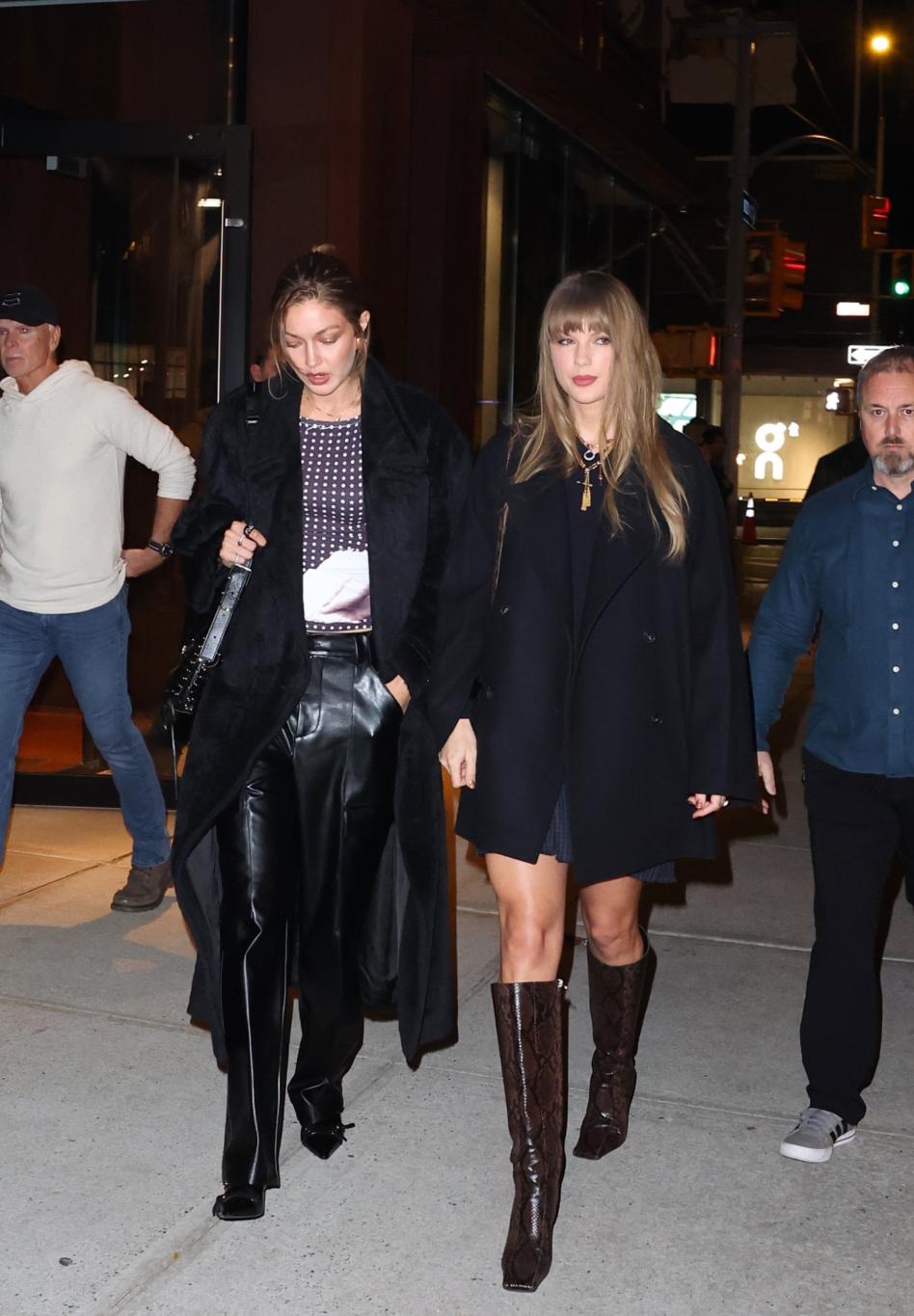 Подруги Тейлор Свифт и Джиджи Хадид замечены по пути на ужин.