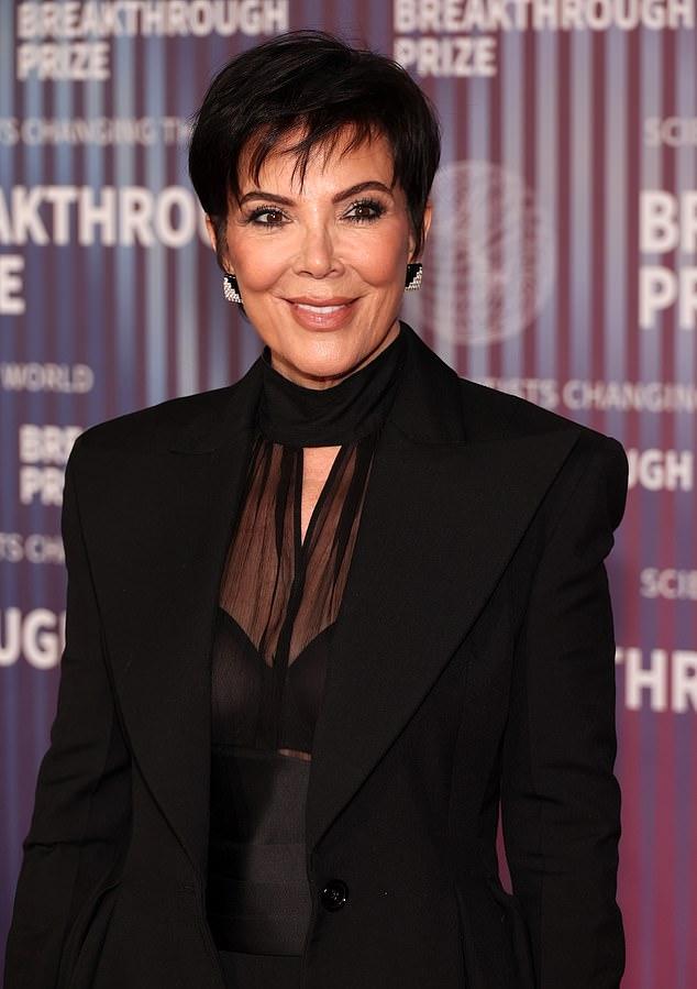 Полицию вызвали в поместье Безоса и Санчес за $165 млн в Беверли-Хиллз из-за жалоб соседей на громкую музыку с вечеринки знаменитостей.