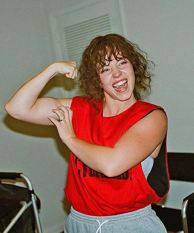 Сидни на фото сочли неузнаваемой.