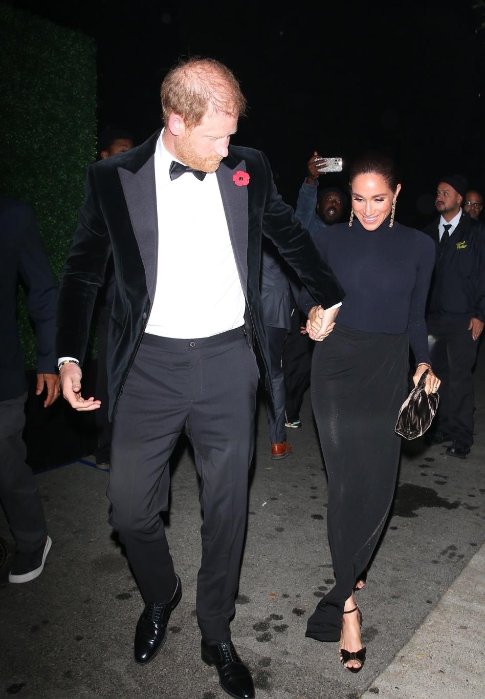 Принц Гарри и Меган Маркл прибыли в гости к Крис Дженнер.