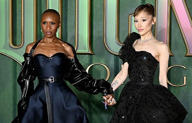 Ариана Гранде и Итан Слейтер по-прежнему вместе