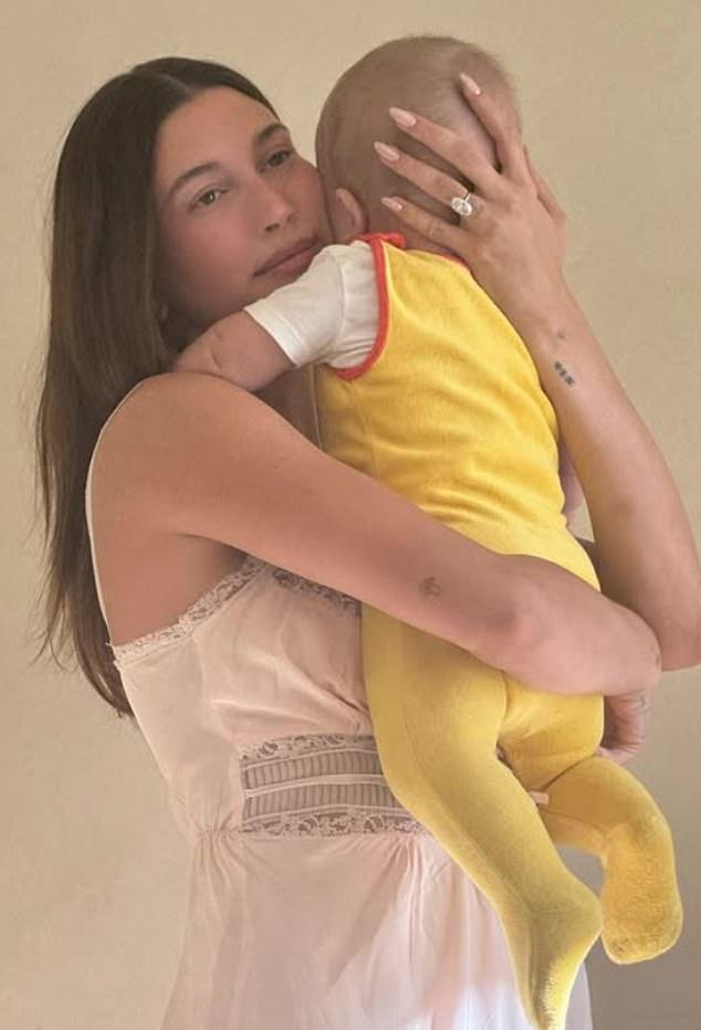 Американская модель и ее муж-поп-звезда приветствовали родительство после рождения Джека Блюза в августе 2024 года.