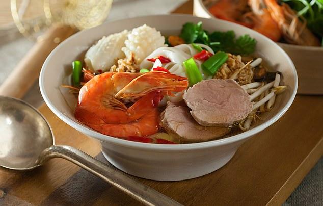 Уильям особенно любит традиционные камбоджийские супы с лапшой, например Ка Тьеу – основной завтрак и национальное комфортное блюдо.