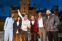 Алан Карр вновь покорил сердца нации своей эмоциональной, грандиозной и, безусловно, неожиданной победой в захватывающем финале шоу «Звездные Предатели»