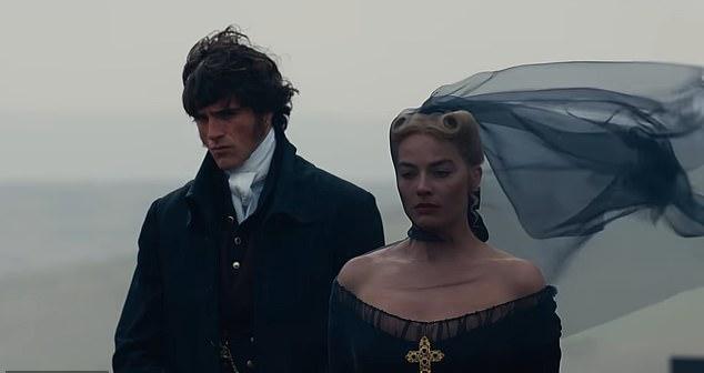 Марго Робби и Джейкоб Элорди предстали обреченными влюбленными Кэтрин и Хитклифом в страстном трейлере к "Грозовому перевалу" Эмеральд Феннелл.