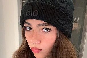 Дочь Мэрайи Кэри и Ника Кэннона Монро редко комментировала девять младших детей отца от пяти разных матерей