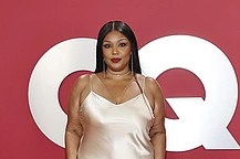 Похудевшая Lizzo продемонстрировала стройную фигуру на мероприятии GQ «Мужчины года 2025»