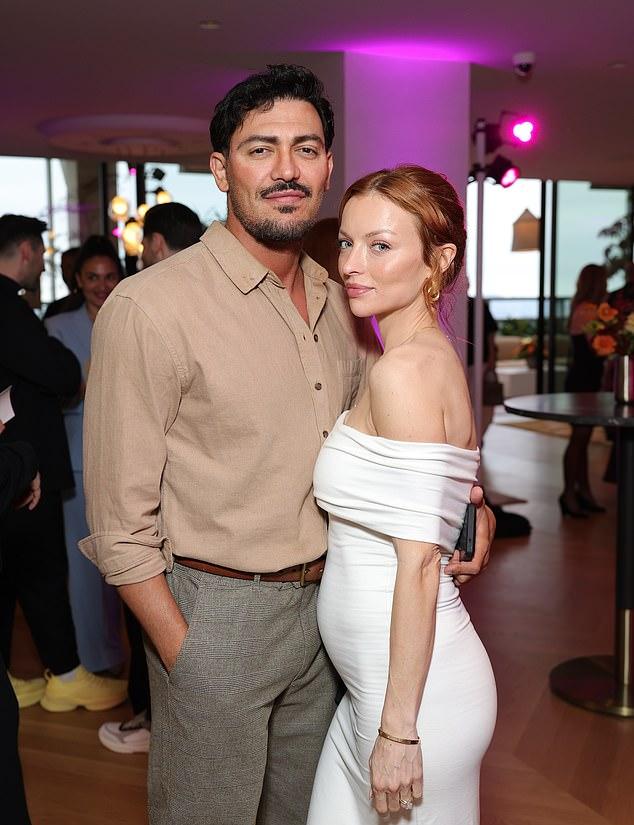 В сентябре 2018 года Франческа впервые стала матерью, родив Титана от Александра Рейта. (Рейт и Иствуд 28 мая)