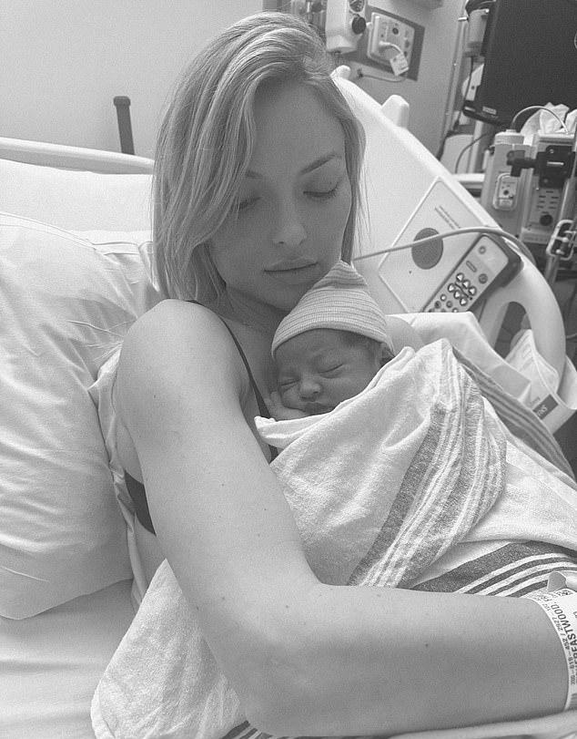 В начале октября Иствуд представил первые снимки своего малыша.