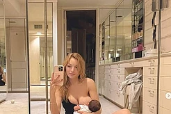 Дочь Клинта Иствуда Франческа в прошлом месяце родила второго ребенка и уже демонстрирует свою стройную фигуру