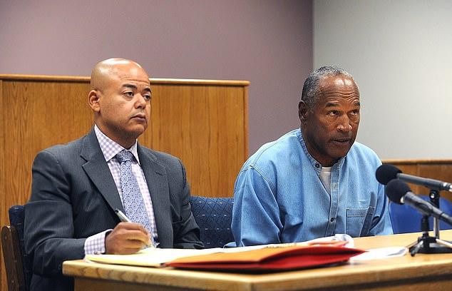 ЛаВернь (TMZ): "Нравится, как она перевирает историю. Ей не сдать экзамен. Я же сдал три (Нью-Йорк, Техас, Невада) с первого раза".