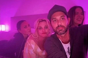 Ким Кардашьян повергла поклонников в шок, рассказав о пижамной вечеринке с суперзвездой Бритни Спирс