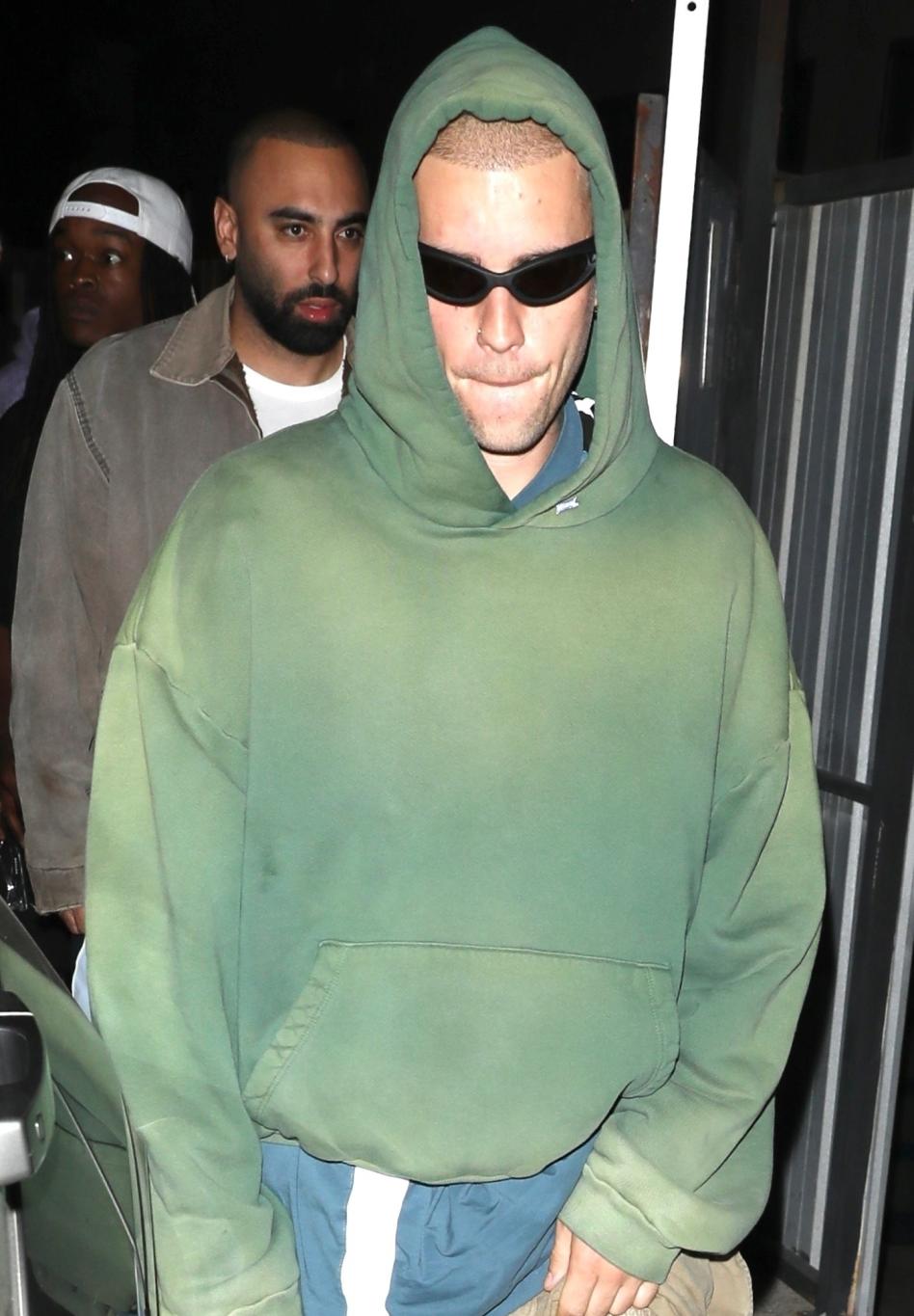 Джастин Бибер покидает службу Churchome в Беверли-Хиллз.