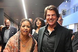 Том Круз демонстрировал бодрость духа, позируя для снимков с друзьями, включая Дженнифер Хадсон, после расставания с Аной де Армас