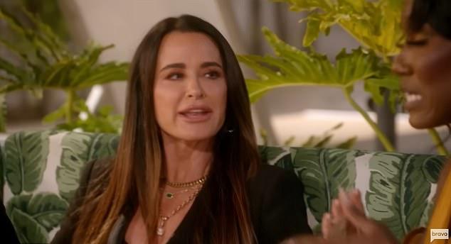 Кайл Ричардс сожалеет о фразе «Могу выбрать Брэда/Анджелину», сказанной Бозоме Сент-Джон под давлением описать «тип» (превью 15 сезона, 4 декабря).