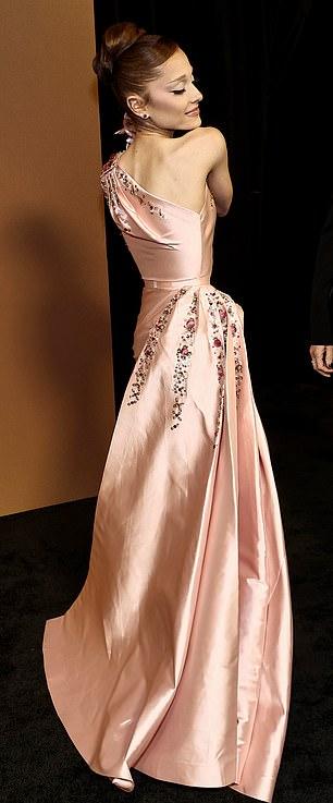 Безупречный макияж поп-звезды