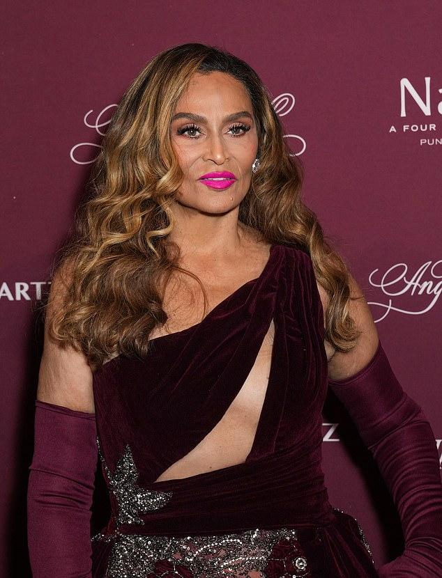 Тина Ноулз в Instagram почтила память фанатки Бейонсе, трагически погибшей на прошлой неделе. Фото датировано 27 октября.