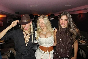 Бурный роман Джереми Рейнберда с актрисой Шэрон Хорган вдохновил ее на создание хитовой комедии Channel 4 «Катастрофа» о хаосе современных отношений