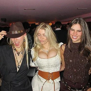 Бурный роман Джереми Рейнберда с актрисой Шэрон Хорган вдохновил ее на создание хитовой комедии Channel 4 «Катастрофа» о хаосе современных отношений